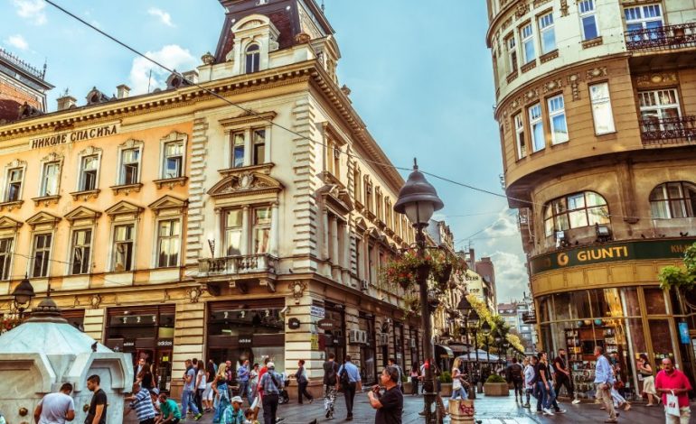 COVID-19/ Rritje në Serbi, 131 të infektuar në kujdes intensiv, 4,465 raste të reja