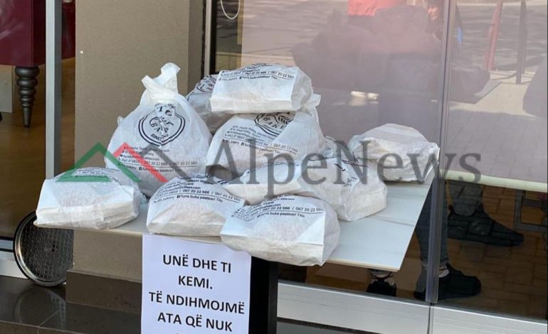 FOTOLAJM/ “Unë dhe ti kemi, të ndihmojmë ata që nuk kanë!”