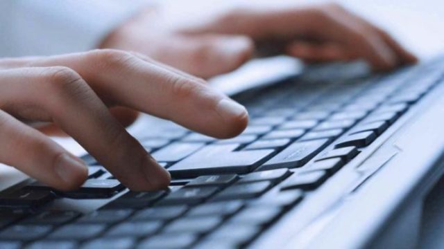 KORONAVIRUSI/ Edhe francezët aplikim online për të dalë nga shtëpia