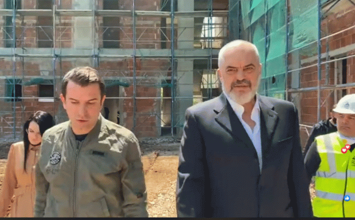 U SHKATËRRUAN NGA TËRMETI/ Rama e Veliaj inspektojnë punimet për rindërtimin e shkollave “Vaçe Zela” dhe “Kristo Frashëri” në Tiranë (VIDEO)