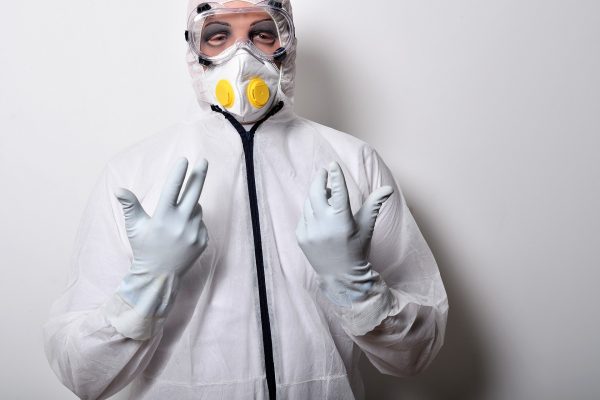 KORONAVIRUSI/ Doktorë, infermierë kritikojnë përgjigjen e qeverisë greke për COVID-19
