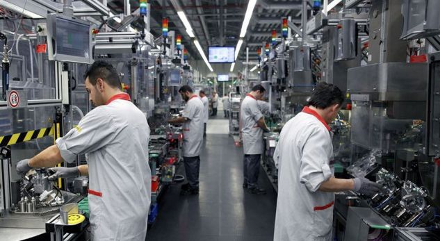 BOTA E PARALIZUAR NGA KORONAVIRUSI/ Por pse fabrikat gjermane vazhdojnë të punojnë (FOTO)