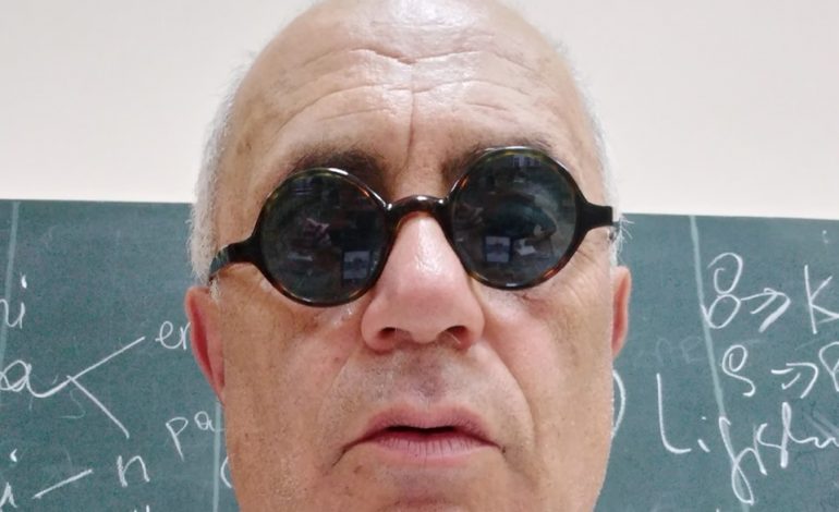 “TË PASURIT NA DHJ*NË QYTETIN”/ Artan Fuga: E parashikova që në 2012… Virusi nuk po vret fshatarët