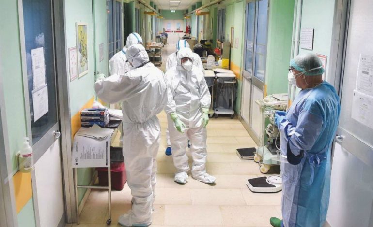 KORONAVIRUSI NË ITALI/ Mjekja shqiptare tregon: Tashmë pacientët shkojnë në spital me simptoma më të lehta