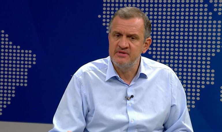 COVID-19/ Ish ministri i Shëndetësisë, Beqaj: Për të gjithë “dashnorët” e testimit masiv (RAPORTI)