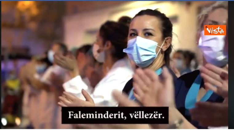 “KENI ARDHUR PËR NE, PËR TË NA ULUR KURBËN”! Italia VIDEO mjekëve dhe infermierëve shqiptarë që po i ndihmojnë të mposhtin COVID-19