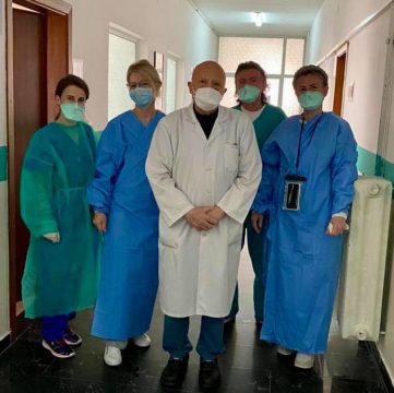 DHIMITËR KRAJA FITOI BETEJËN ME KORONAVIRUSIN/ Manastirliu: U rikthye në spitalin që i ka dedikuar jetën
