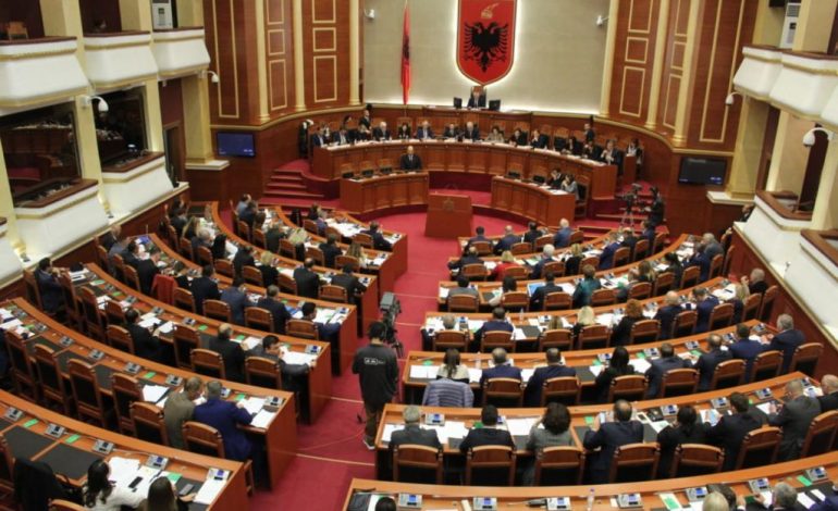 NDODH EDHE KJO/ Deputeti refuzon seancën e 16 prillit: Ka shumë pleq dhe të sëmurë aty