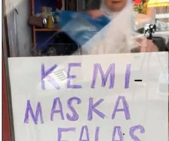 PREKËSE/ “Heroina ime e ditës quhet Ardiana Handraj, gruaja që bën maska falas për qytetarët dhe policët”