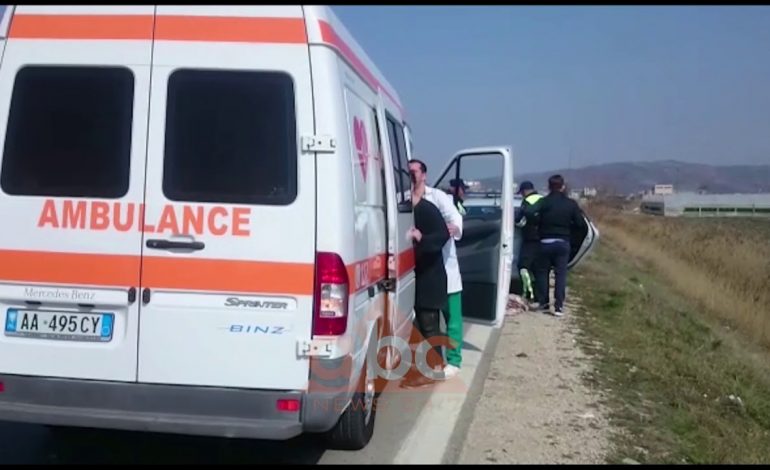 AKSIDENT NË DURRËS/ “Benz-i” me 5 persona thyen karantinën, përplaset me ambulancën (FOTOT)