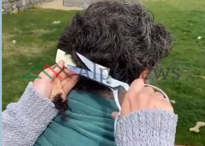 VIDEOLAJM/ Në karantinë, kur as makina e qethjes nuk bën më punë!