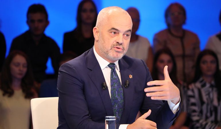 LIVE/ Kryeministri Rama flet për luftën kundër Covid-19 në “Open”