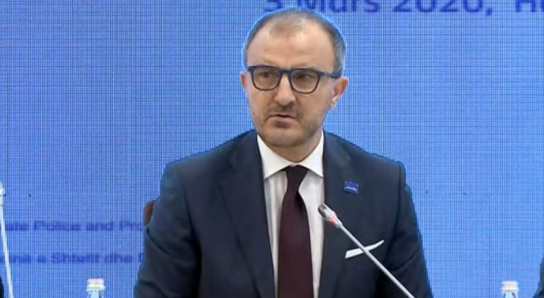 MUAJI I SHENJTË I RAMAZANIT/ Ambasadori i BE në Tiranë Soreca uron besimtarët: Uroj që ky muaj të sjellë lumturi për të gjithë myslimanët