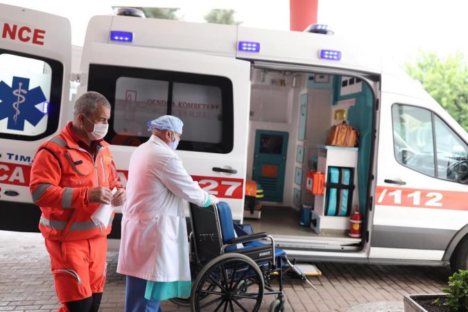 SITUATA ME COVID 19/ Manastirliu: Ndërhyrjet kirurgjikale nuk janë ndalur për asnjë moment te Trauma