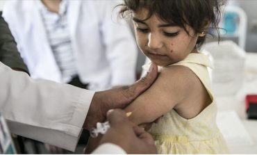 COVID-19/ Shtyrja e vaksinimit rrezikon mbi 117 milionë fëmijë nga fruthi