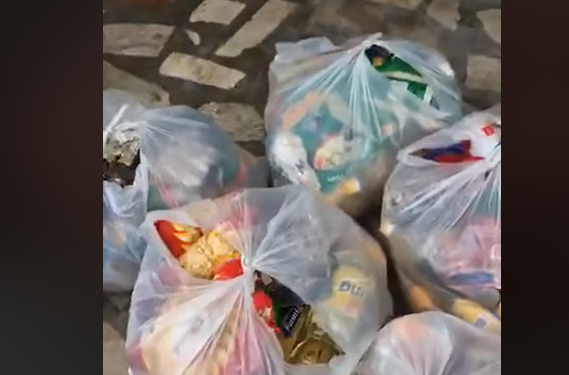“MËSONI NGA SHQIPTARËT, MOS DILNI TË KËNDONI NË DRITARE”! Mesazhi i italianit pas gjestit domethenës (VIDEO)