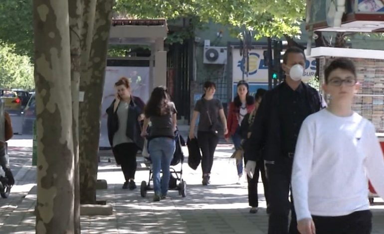 NUK BËN PJESË NË “ZONËN E GJELBËR”/ Rritet numri i të infektuarve në Tiranë, shkelen masat kundër COVID-19