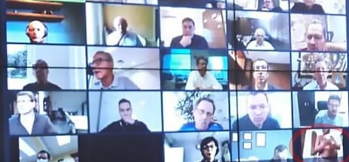 HARROI TË FIKTE KAMERËN NË “ZOOM”/ Biznesmeni bën dush në sy të Presidentit