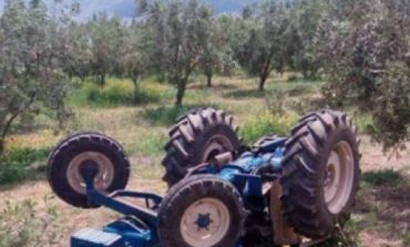 TRAGJIKE/ E zë poshtë traktori, vdes 20-vjeçari shqiptar në Greqi