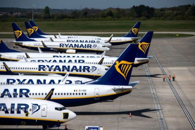 KORONAVIRUSI NË BRITANINË E MADHE/ Ryanair paralajmëron shkurtimin e 3.000 vendeve pune