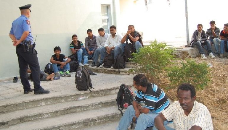 150 EURO PËR TË HYRË NË BE/ Pranga dy personave në Devoll që po transportonin klandestinë
