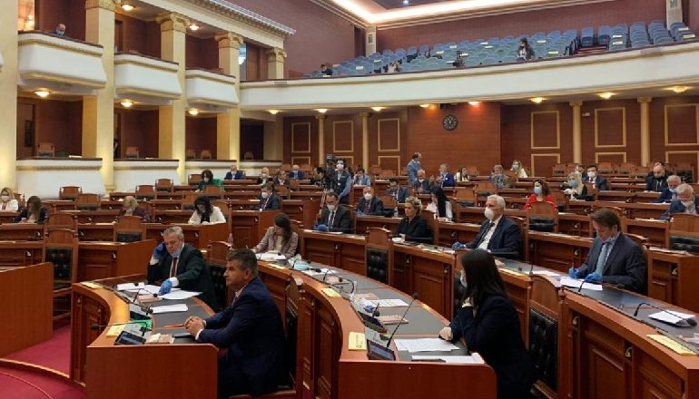 GRUPI PARLAMENTAR DEMOKRAT ZGJEROHET/ I bashkohen edhe dy deputetë të tjerë (EMRAT)
