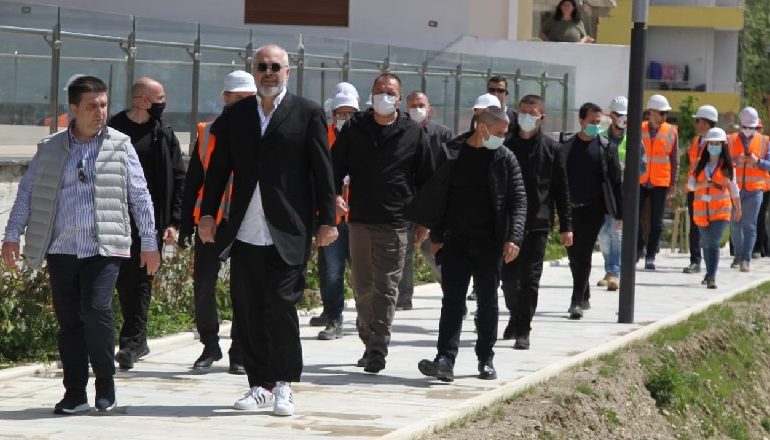 INSPEKTON DY KANTIERET NË FIER/ Rama: Lumi Gjanica nga burim përmbytjesh e pisllëku në damarin e gjelbër të qytetit