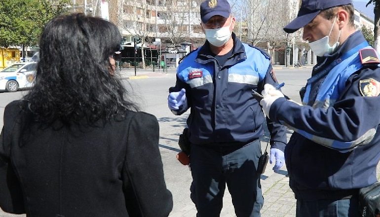 MASAT KUNDËR KORONAVIRUSIT/ Nga thyerja e rregullave tek dhuna në familje, 10 veprimet që ju çojnë nga sot drejt burgut
