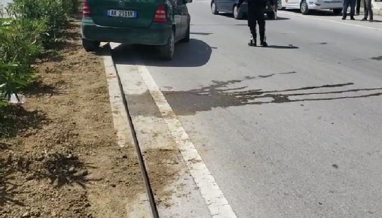 AKSIDENT NË VLORË/ Automjeti përplas një grua kalimtare, dërgohet në spital