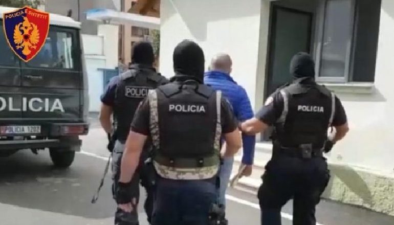 NË KËRKIM NDËRKOMBËTAR PËR TRAFIK DROGE/ Arrestohet në Durrës 39-vjeçari. Do ekstradohet në Itali (EMRI)