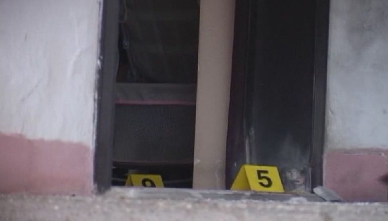 I VENDOSI LËNDË PLASËSE FQINJIT NË DRITARE/ Kush është 60-vjeçari i arrestuar në Tiranë (EMRI)