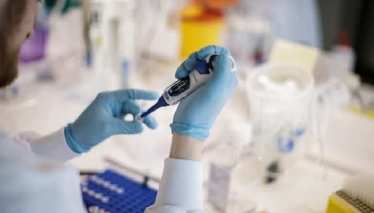 KORONAVIRUSI/ Vaksinimi kundër gripit mund të na mbrojë na infeksioni i Covid-19