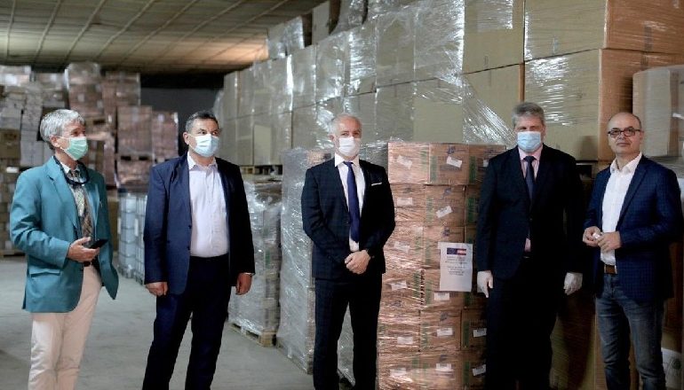 AUSTRIA DHURON DOREZA DHE DEZINFEKTANTË PËR SHQIPËRINË/ Soreca: Më të fortë së bashku