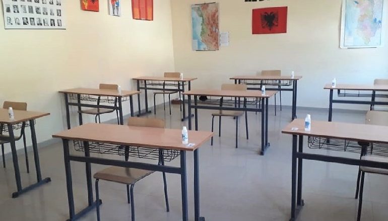 DEZIFEKTANT NË ÇDO BANKE SHKOLLE/ Shahini publikon masat për mirëpritjen e maturantëve më 18 Maj