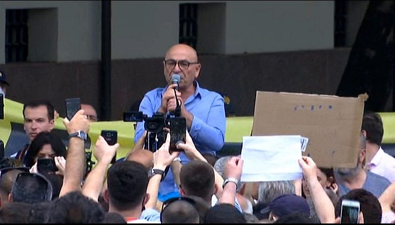 TENSION MES PROTESTUESVE/ Budina: Ndaloni urgjent provokimet, jo dhunë…do fitojmë me kulturë e qytetari