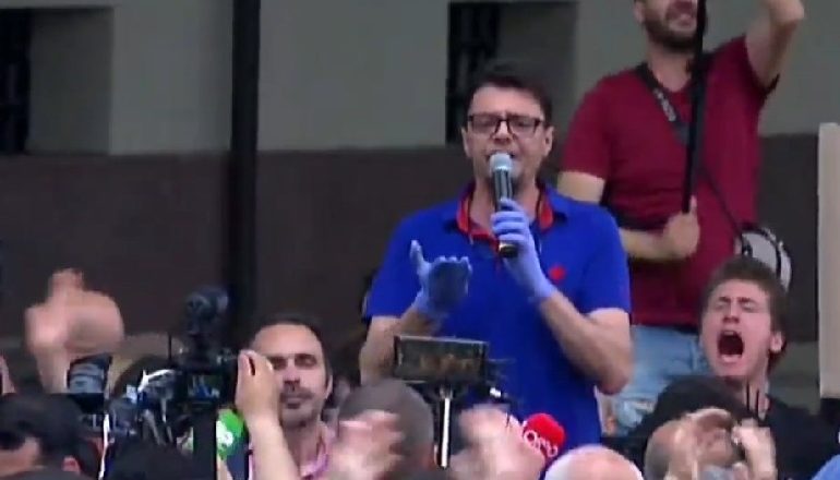 ME ZËRIN E NGJIRUR/ Neritan Liçaj: Një pjesë e imja mbeti te Teatri. Më vjen keq vetëm për një gjë…