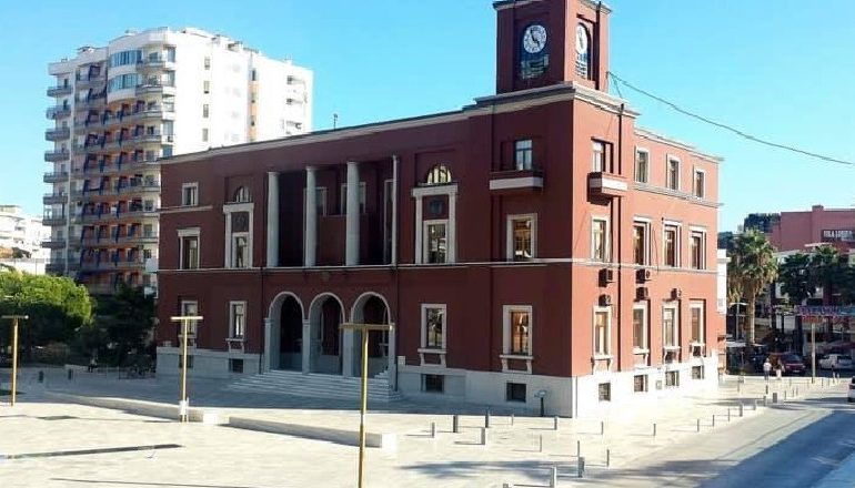 RINDËRTIMI/ Këshilli bashkiak i Durrësit miraton listat e përfituesve të grantit për rindërtimin pas tërmetit të 26 nëntorit