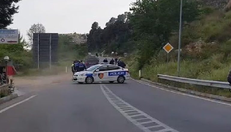 TË SHTËNA ME ARMË NË PEQIN/ I plagosuri niset me urgjencë në spitalin e Elbasanit (EMRI)