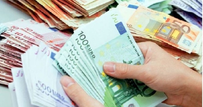 COVID-19/ Monedhat e huaja e nisin majin me rënie. Euro humbet shkëlqimin