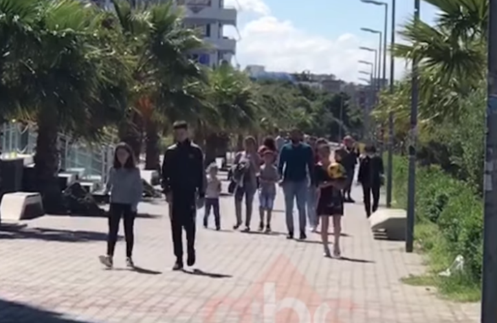 SHQIPTARËT NË HOTELET E SHËNGJINIT “THYEJNË” KARANTINËN/ Banorët: Kemi frikë…