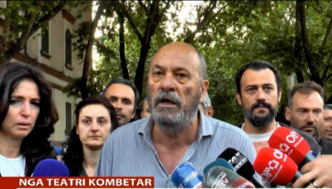 SHEMBJA E TEATRIT KOMBËTAR/ Reagon Budina: Në Shqipëri u instalua diktatura