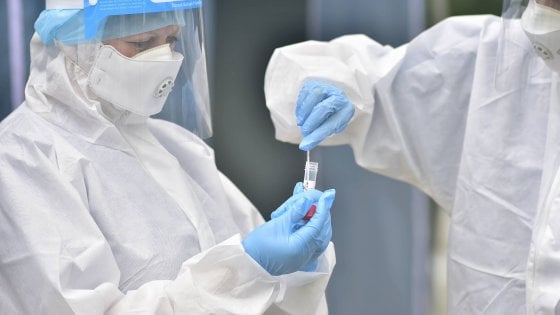 KORONAVIRUSI NË ITALI/ Pesë milionë teste tamponi dhe aplikacioni i gjurmimit të personave pozitivë për Fazën 2 të pandemisë