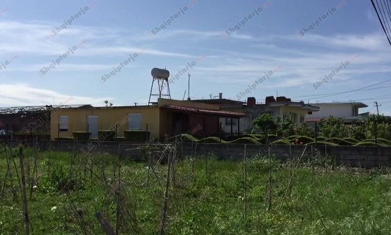 LABORATORI I DROGËS NË FIER/ Banori: Erdhi policia dhe ma bëri me sy, unë e kuptova! S’kam parë hyrje-dalje të dyshimta