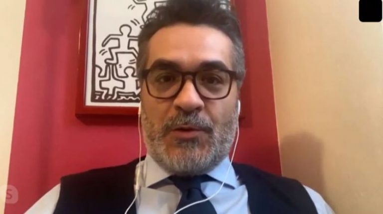 “GJOBA NDAJ MJEKËVE SHQIPTARË, MËKAT”/ Gazetari italian: Ata janë heronj, lufta e tyre me COVID-19 s’ka të krahasuar (VIDEO)