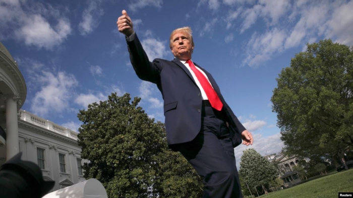 KORONAVIRUSI NË SHBA/ Prej 35 ditësh i izoluar, Trump del për herë të parë nga Shtëpia e Bardhë