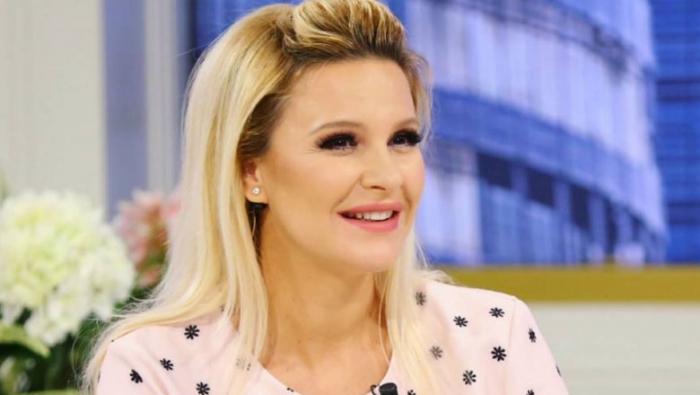 VIDEOT ME “GAFA” NË EMISION/ Reagon Rudina: Po turp s’ju vjen o bukëshkalë? Kaq i rrallë është…