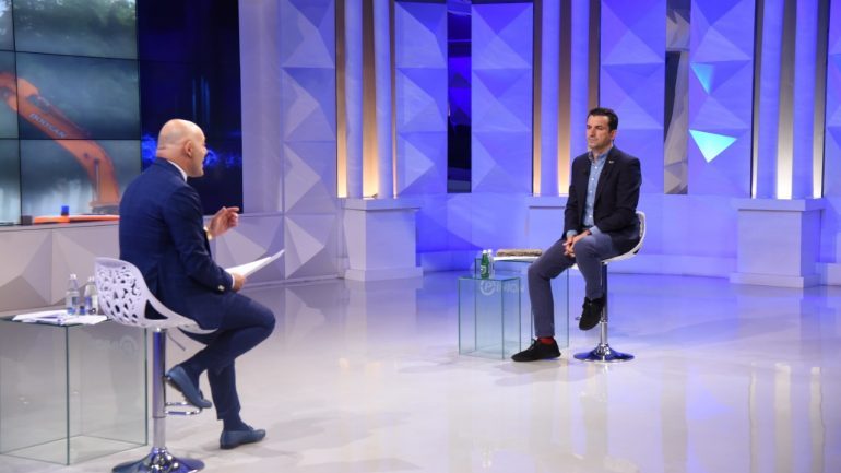 TEATRI/ Përse nuk priti Gjykatën Kushtetuese? Veliaj: Presidenti bëri një hile