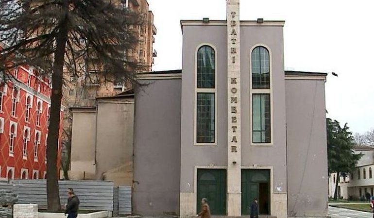 “MBASE ISHIN MË SHUMË”/ Organizata e mbrojtjes së kafshëve në alarm: Thuhet se në ambientet e Teatrit jetonte një mace