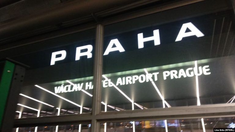 KORONAVIRUSI/ Çekia parashikon të nisë udhëtimet në muajin korrik