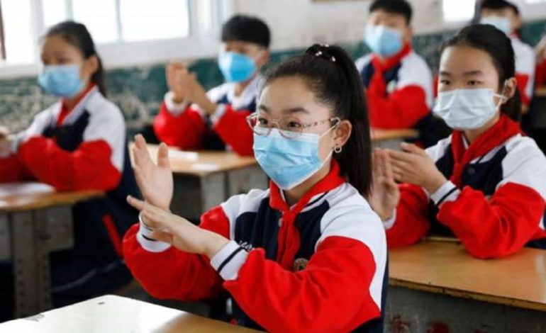 COVID-19/ Kina pranon dështimin e sistemit shëndetësor